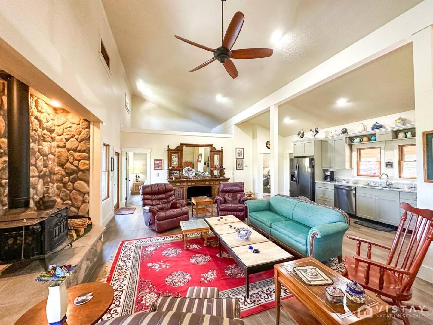 Duck Creek Village Summit Pines Hideaway - Amazing Mountain Views!ヴィラ エクステリア 写真