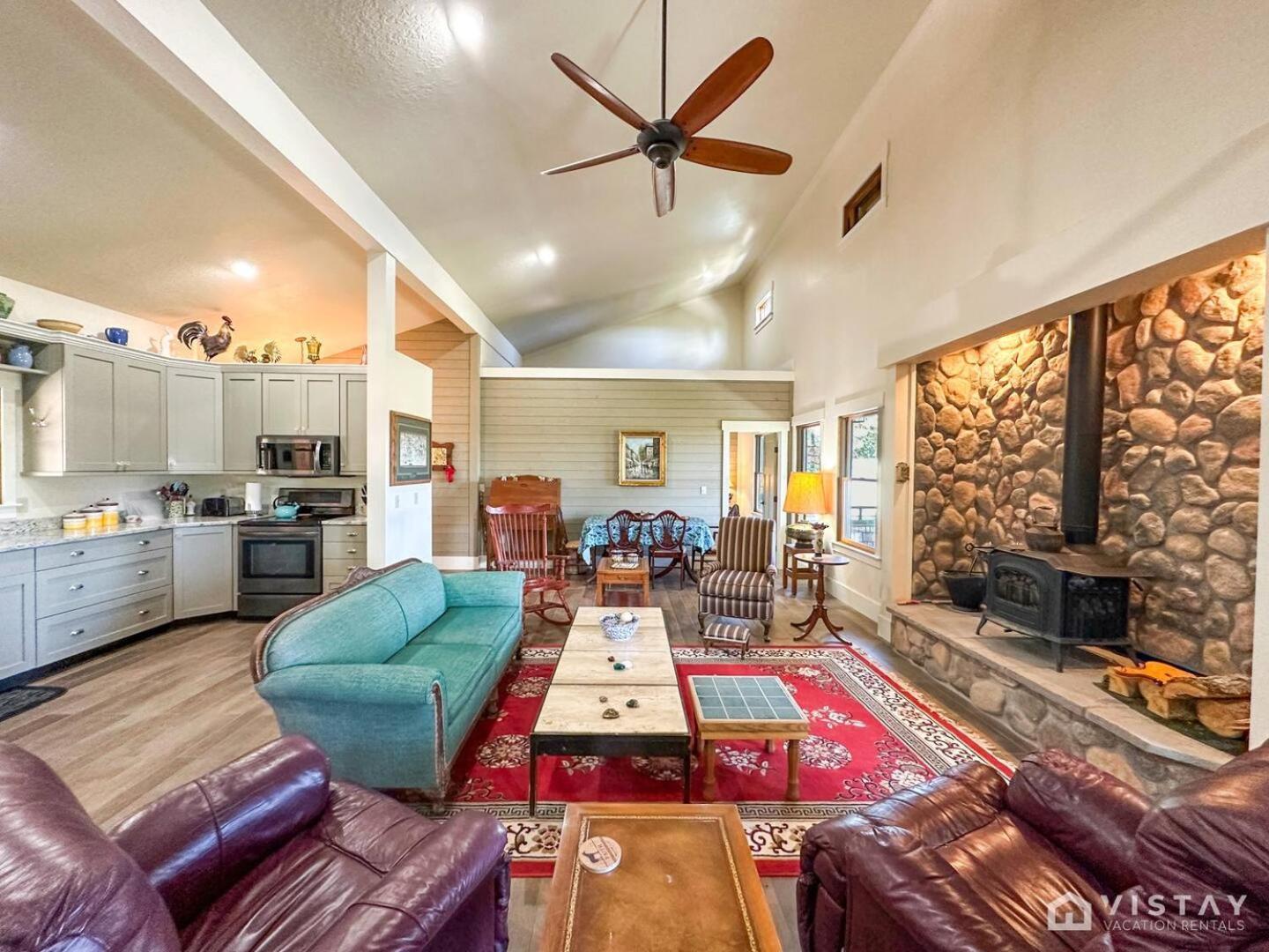 Duck Creek Village Summit Pines Hideaway - Amazing Mountain Views!ヴィラ エクステリア 写真